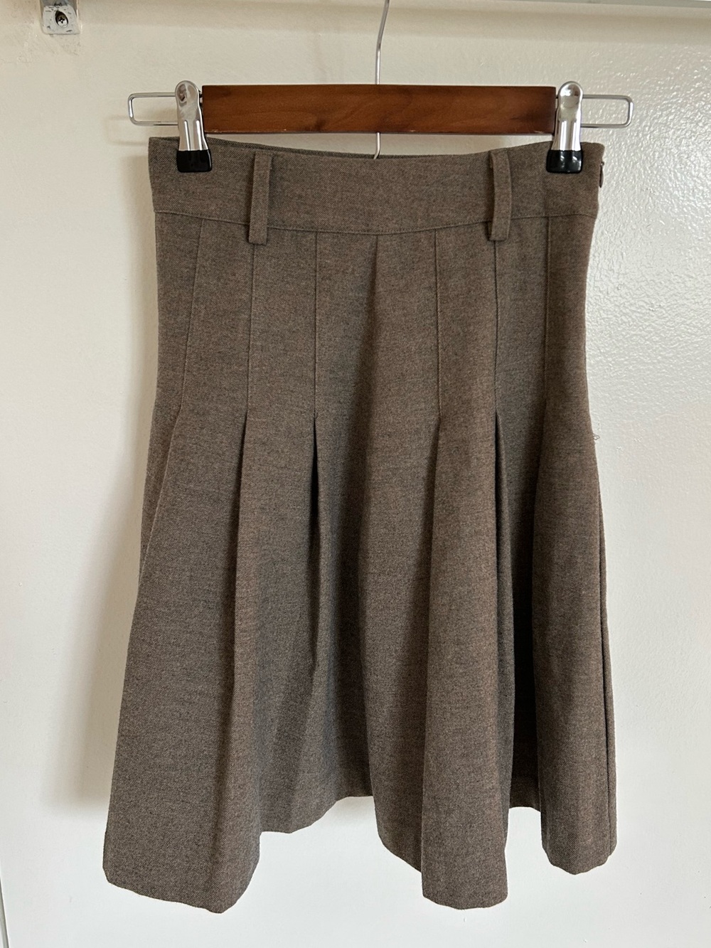 Wool pleated skirt